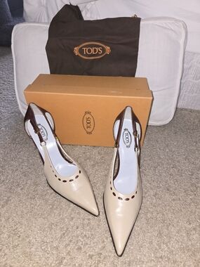 TOD'S Two-Tone Cream and Brown Pointed-Toe Slingback Heels